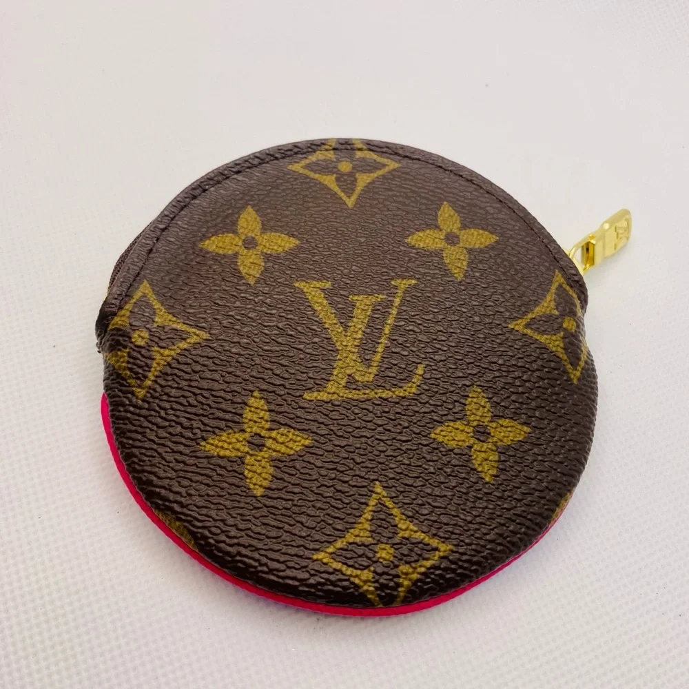 EUC Louis Vuitton 2018 Christmas Animation Porte Monnaie Round Coin Purse - Picture 4 of 15